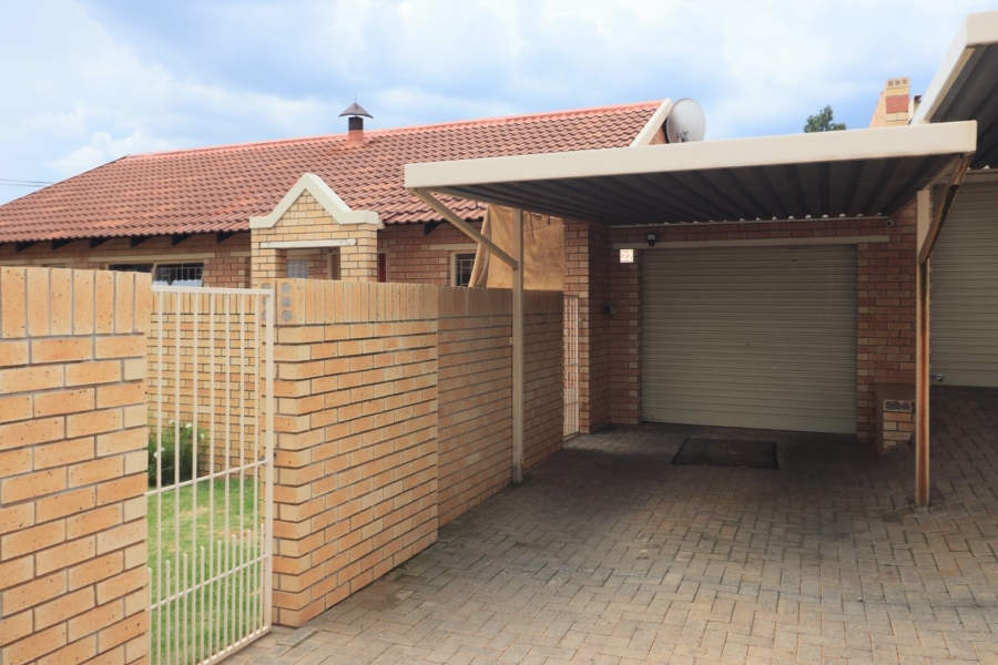 3 Bedroom Property for Sale in Langenhovenpark Free State